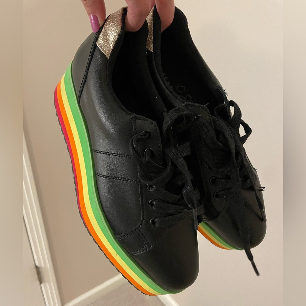 Very Volatile rainbow platform sneaker - 7.5 EUC